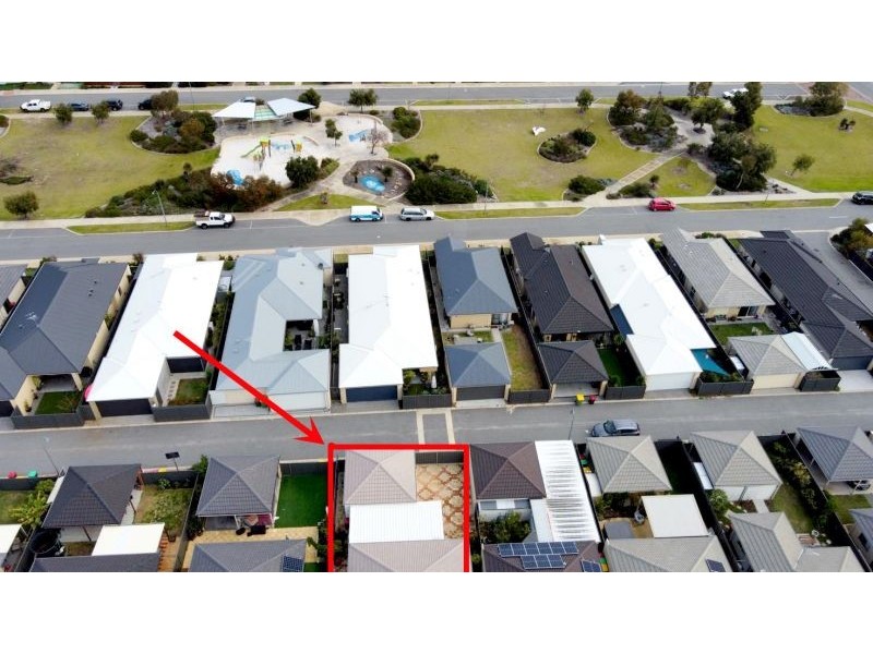 38 Bottlenose Circuit, Waikiki WA 6169