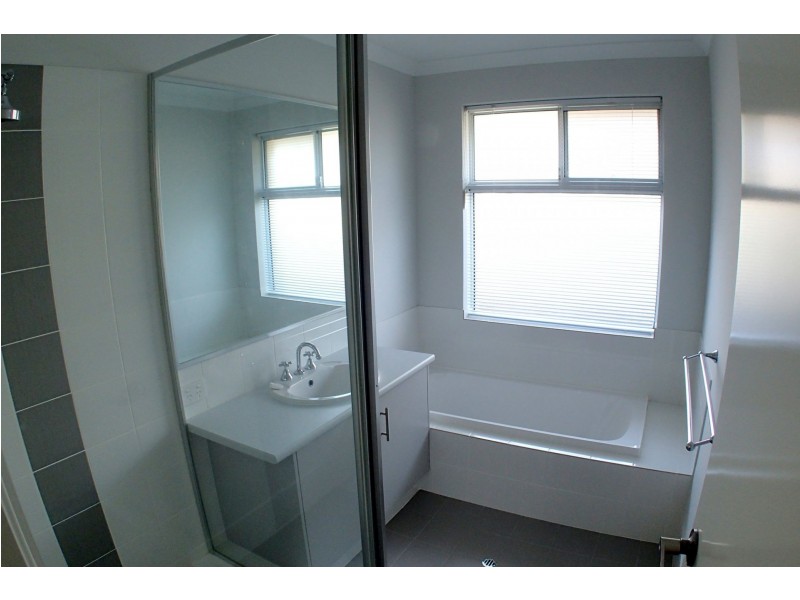 38 Bottlenose Circuit, Waikiki WA 6169