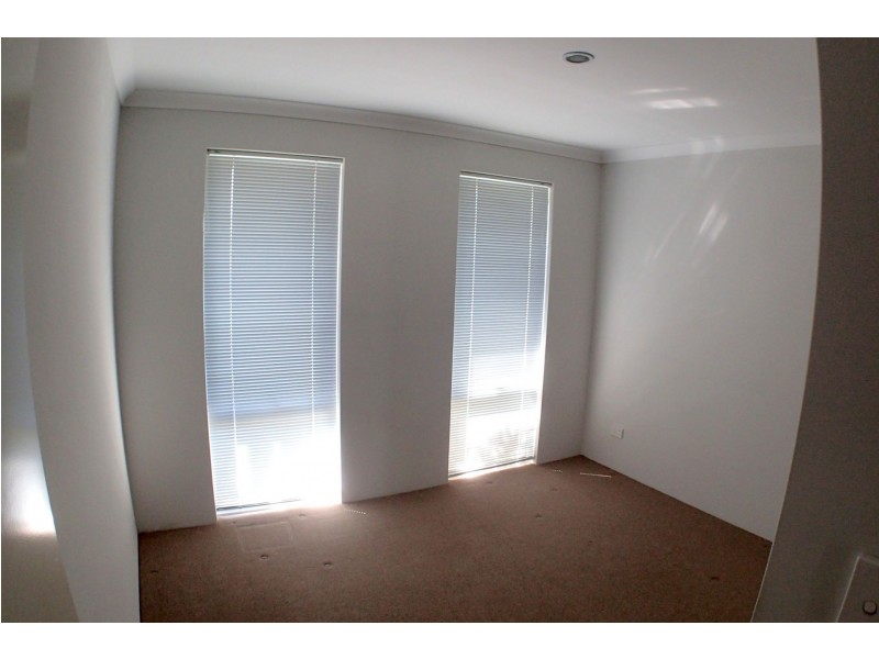 38 Bottlenose Circuit, Waikiki WA 6169