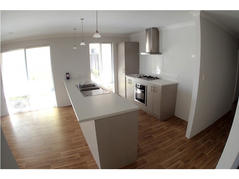 38 Bottlenose Circuit, Waikiki WA 6169