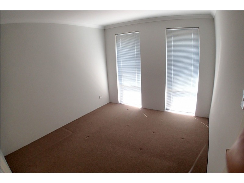 38 Bottlenose Circuit, Waikiki WA 6169