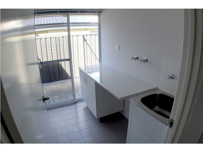 38 Bottlenose Circuit, Waikiki WA 6169