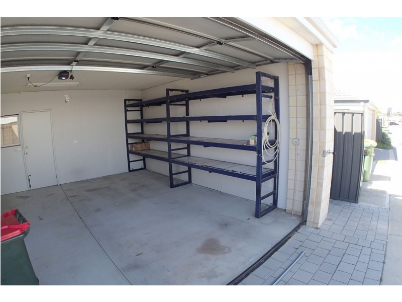 38 Bottlenose Circuit, Waikiki WA 6169