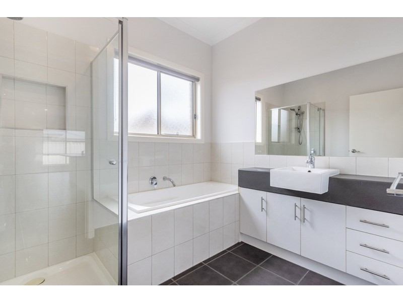 56 Mulberry Pass, Craigieburn VIC 3064