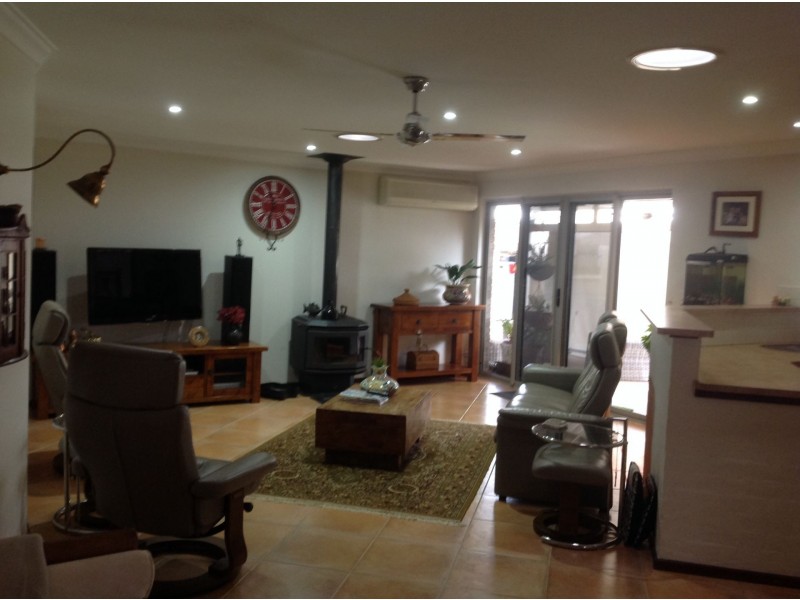 21 Swan Avenue, Collie WA 6225