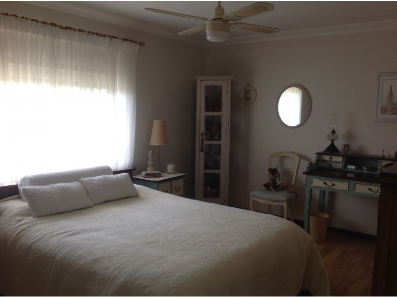 21 Swan Avenue, Collie WA 6225