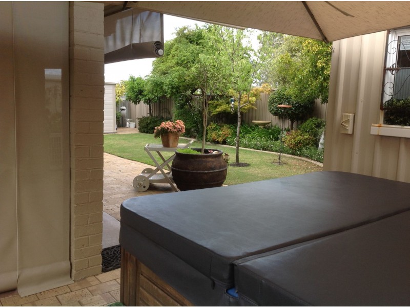 21 Swan Avenue, Collie WA 6225