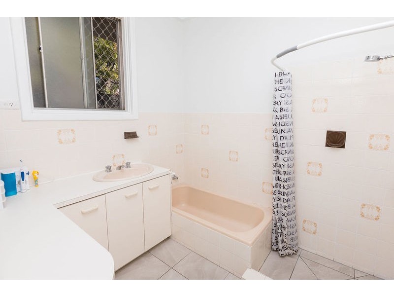 4 Topaz Street, Happy Valley QLD 4825