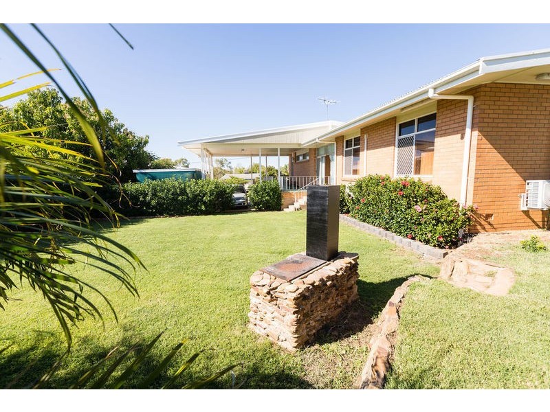 4 Topaz Street, Happy Valley QLD 4825