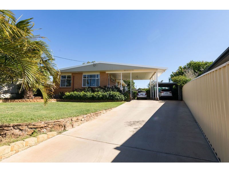 4 Topaz Street, Happy Valley QLD 4825