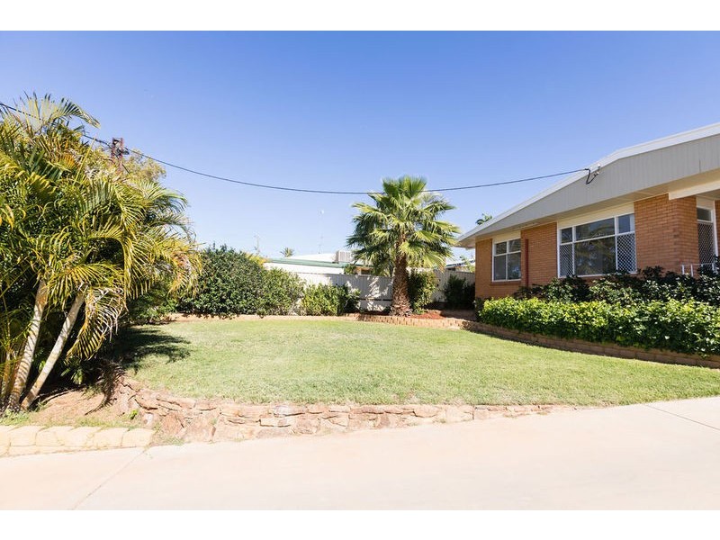 4 Topaz Street, Happy Valley QLD 4825