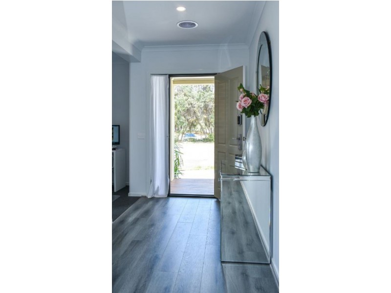 673 Esplanade, Lakes Entrance VIC 3909