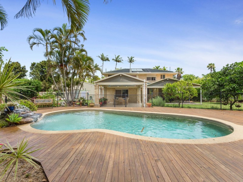 2 Alex ave, Ningi QLD 4511