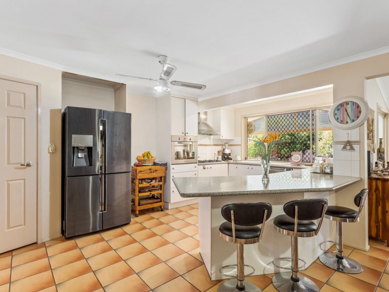 2 Alex ave, Ningi QLD 4511