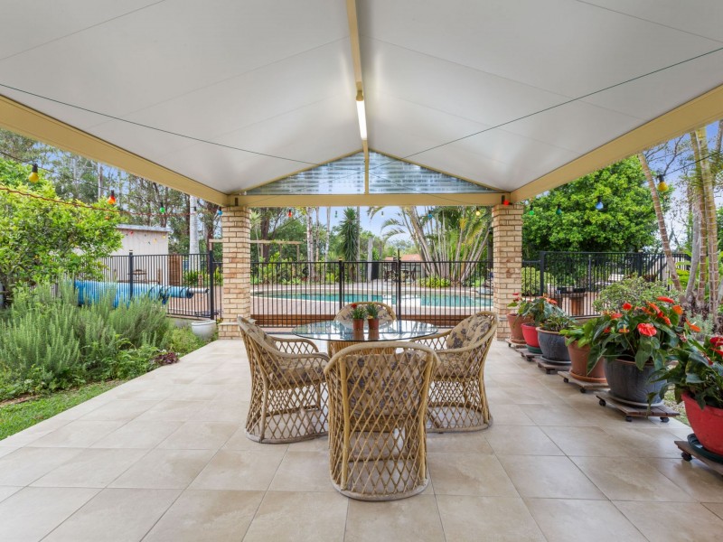 2 Alex ave, Ningi QLD 4511