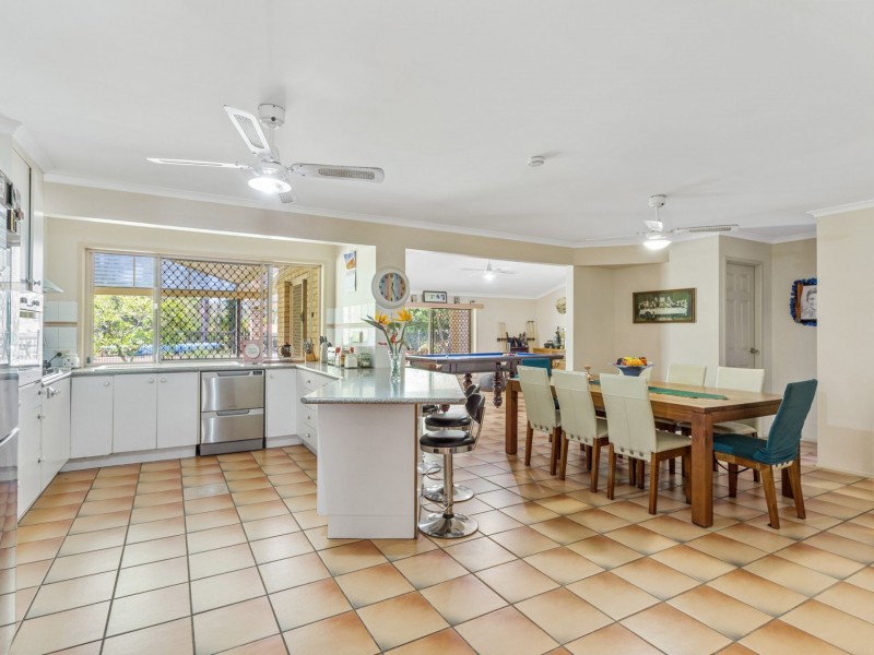 2 Alex ave, Ningi QLD 4511