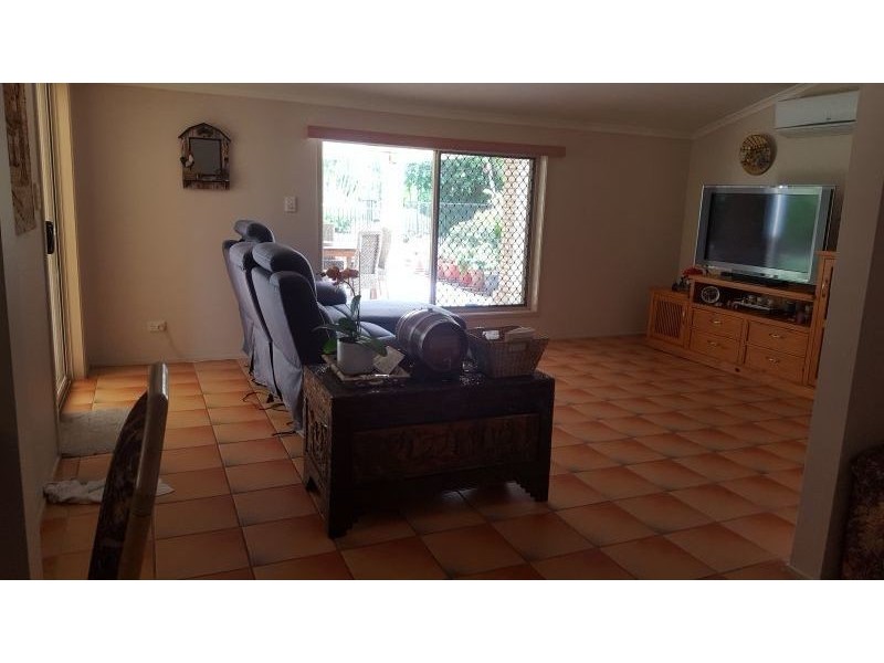 2 Alex ave, Ningi QLD 4511