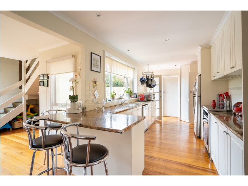 25 Yackatoon Ave, Aspendale VIC 3195