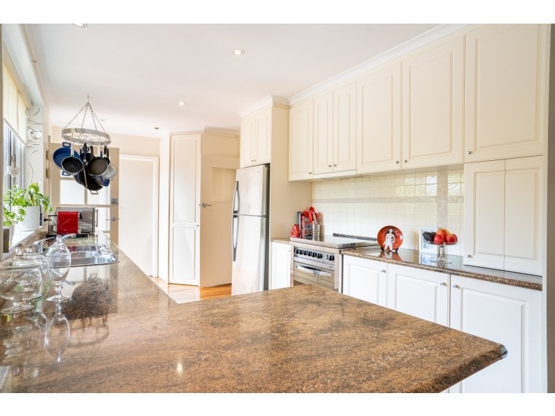 25 Yackatoon Ave, Aspendale VIC 3195