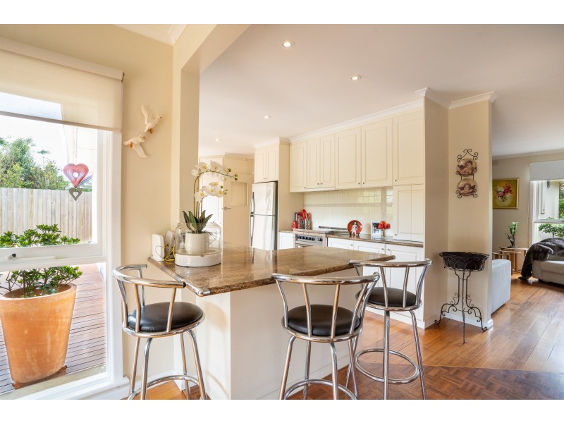 25 Yackatoon Ave, Aspendale VIC 3195