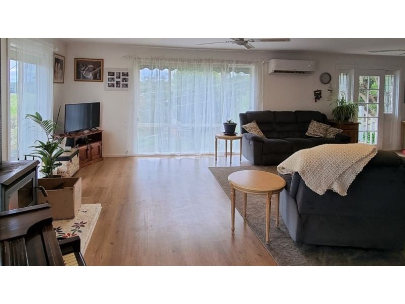 10 Parry Drive, Mooroolbark VIC 3138