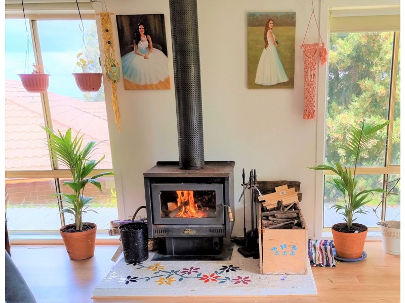 10 Parry Drive, Mooroolbark VIC 3138