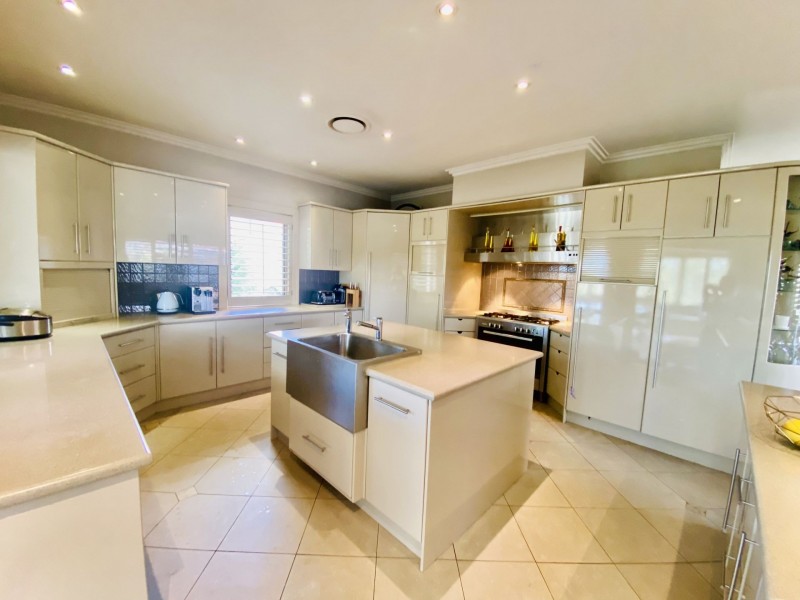 12A Governor Phillip Place, West Pennant Hills NSW 2125