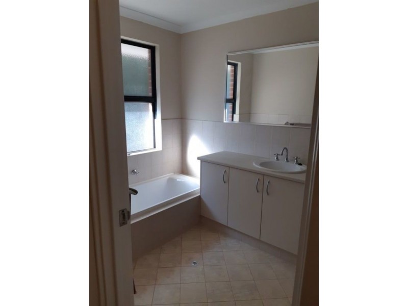 60 Connell Avenue, Martin WA 6110