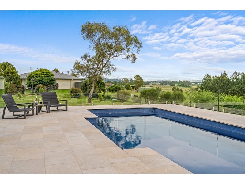 4 Loch Katrine Drive, Lochinvar NSW 2321