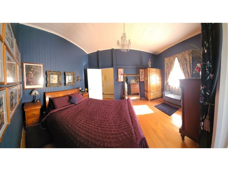 20 Mackenzie Street, Mount Lofty QLD 4350