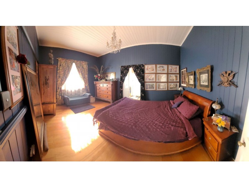 20 Mackenzie Street, Mount Lofty QLD 4350