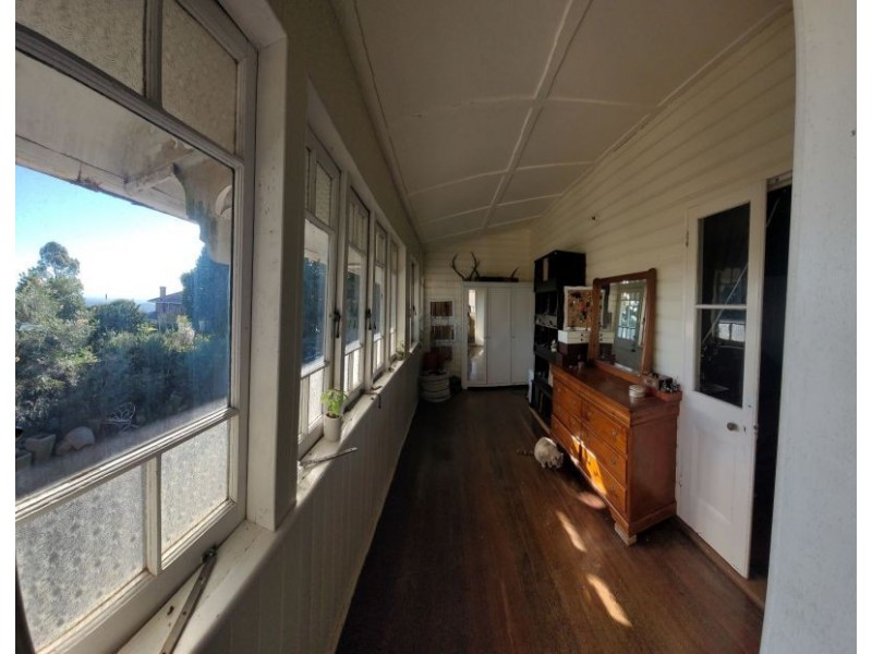 20 Mackenzie Street, Mount Lofty QLD 4350