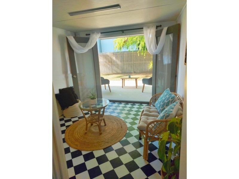 18 Petrie St, East Mackay QLD 4740