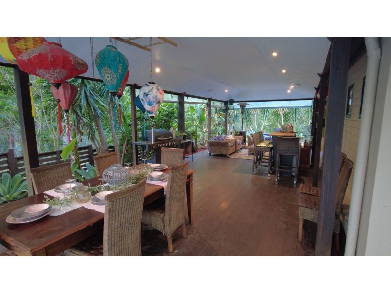 4 Bakers Ridge Dr, Oxenford QLD 4210