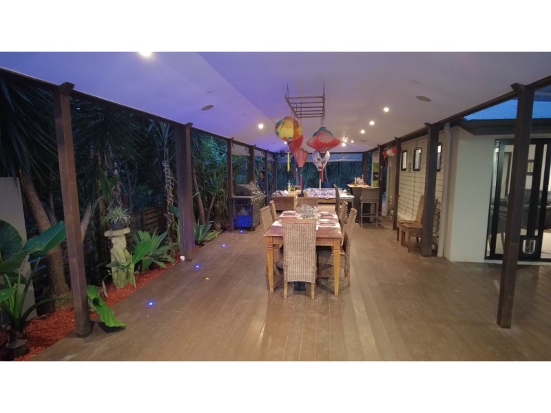 4 Bakers Ridge Dr, Oxenford QLD 4210