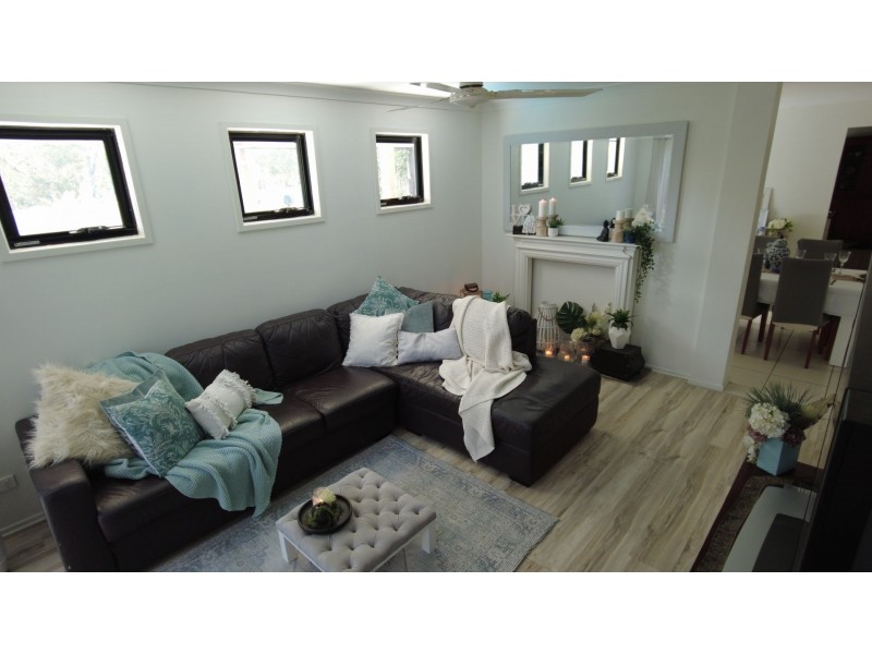 4 Bakers Ridge Dr, Oxenford QLD 4210