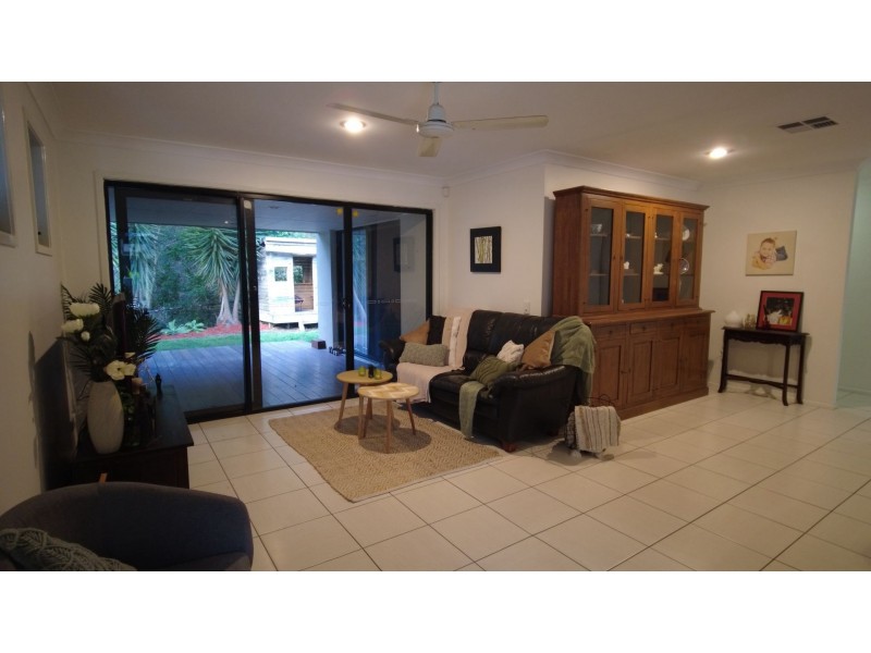 4 Bakers Ridge Dr, Oxenford QLD 4210