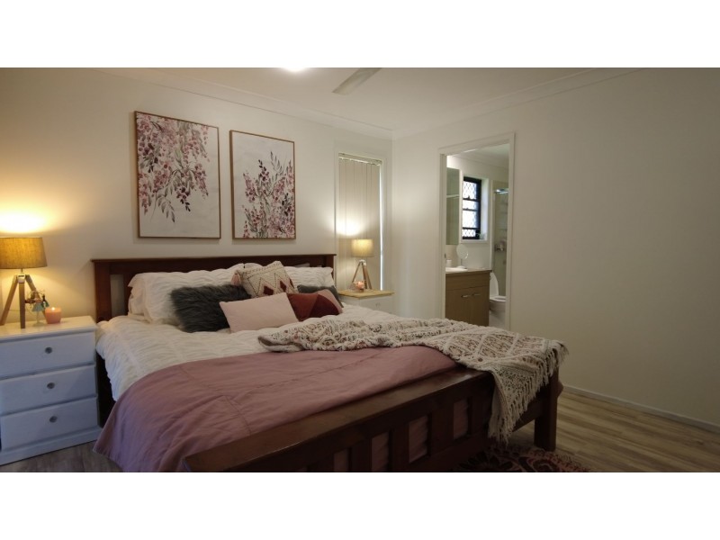 4 Bakers Ridge Dr, Oxenford QLD 4210