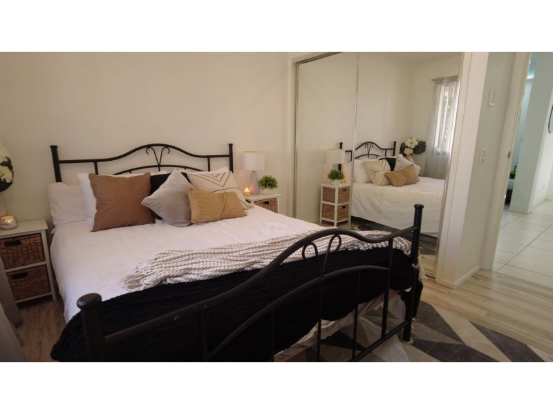 4 Bakers Ridge Dr, Oxenford QLD 4210