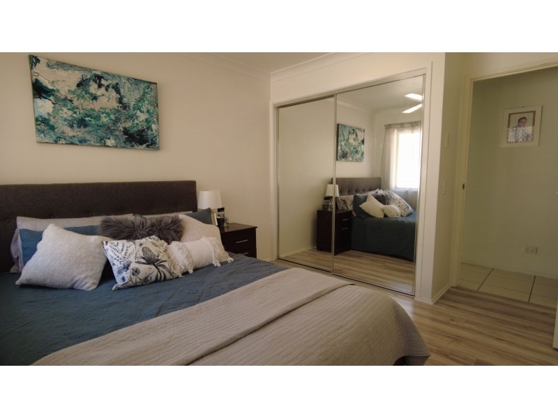 4 Bakers Ridge Dr, Oxenford QLD 4210