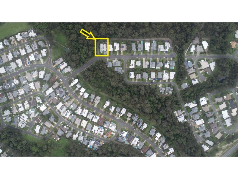 4 Bakers Ridge Dr, Oxenford QLD 4210