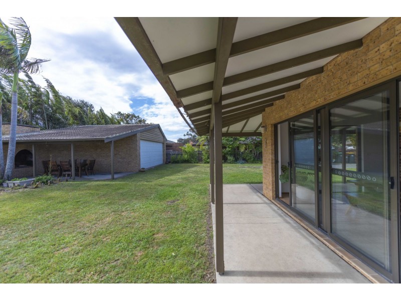 3 Sciacca Ave, Tuncurry NSW 2428