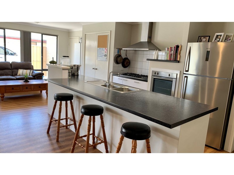 20 Carlingford Court, Australind WA 6233