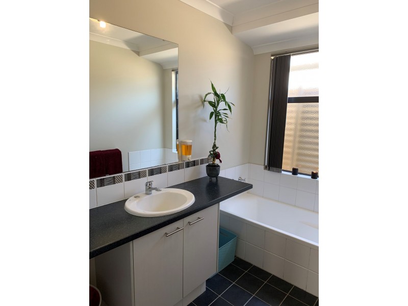 20 Carlingford Court, Australind WA 6233