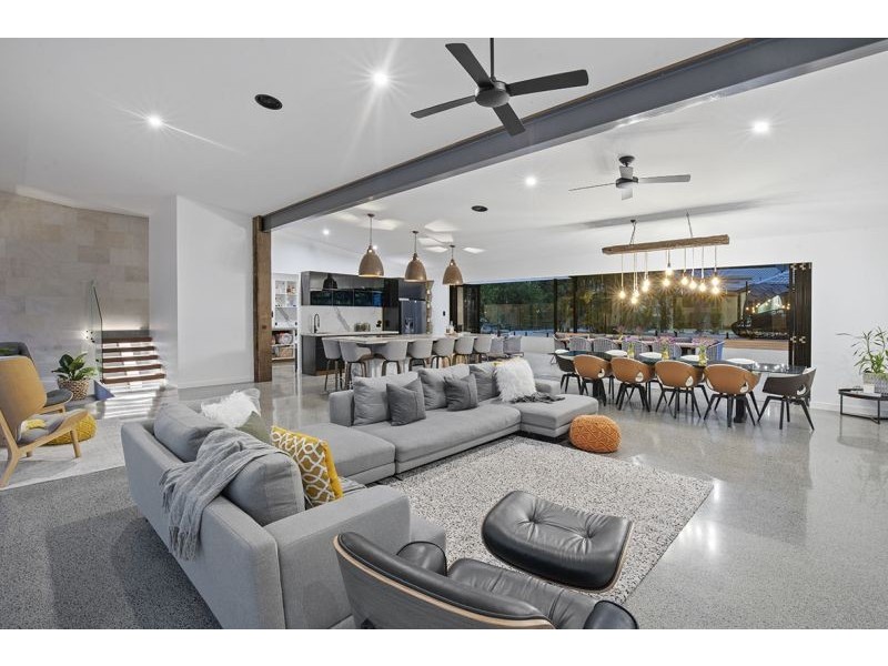 18 Natan Rd, Mudgeeraba QLD 4213