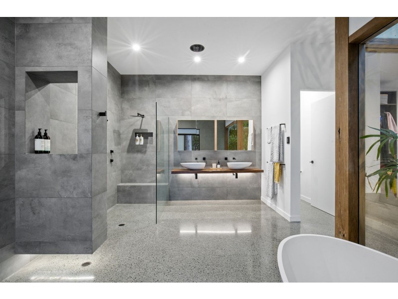 18 Natan Rd, Mudgeeraba QLD 4213