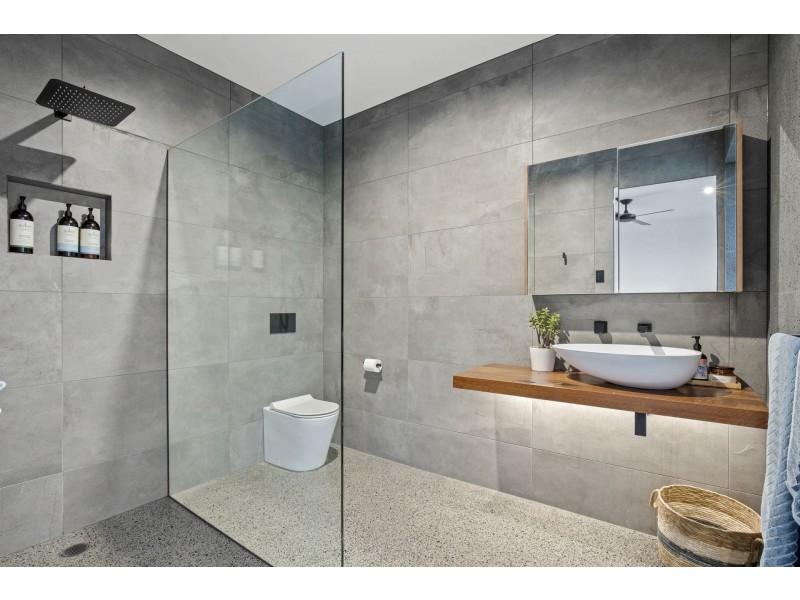 18 Natan Rd, Mudgeeraba QLD 4213