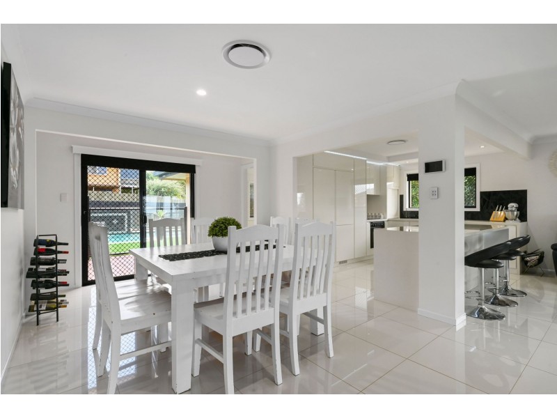 61 Mackenzie Street, Mount Lofty QLD 4350