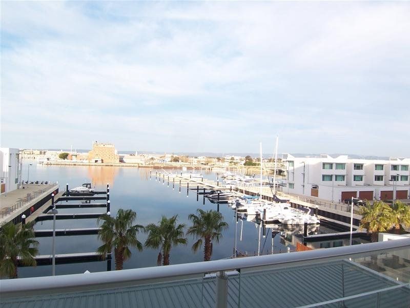 601/1-2 Tarni Court, New Port SA 5015