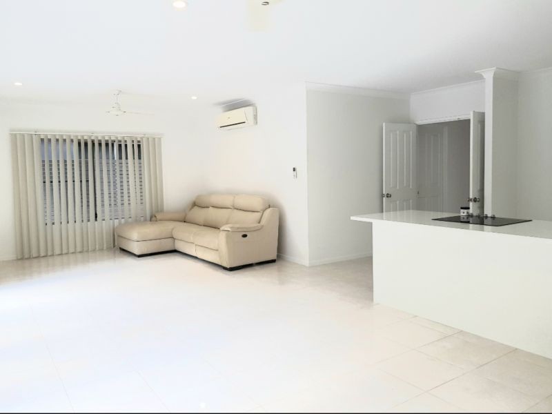 7a Savaii close, Palm Cove QLD 4879